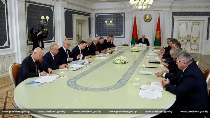 Президент Беларуси Александр Лукашенко 22 сентября собрал совещание о перспективах жилищного строительства и повышении эффективности использования арендного жилья