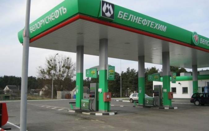 Белнефтехим: цена на бензин зависит от курса рубля и стоимости нефти Белнефтехим: цена на бензин зависит от курса рубля и стоимости нефти