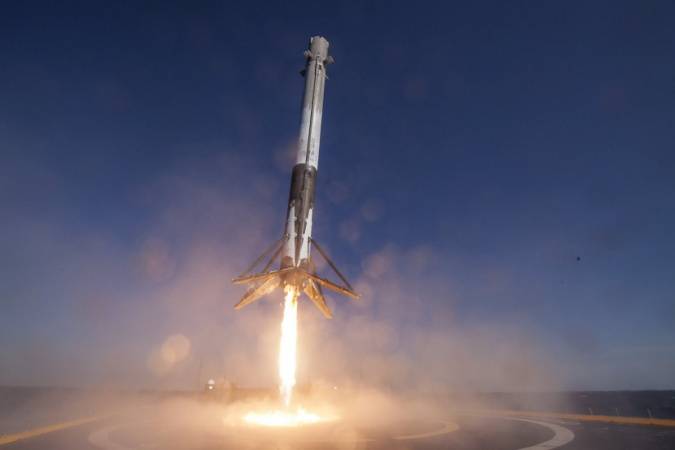 SpaceX в случае необходимости готова выводить вооружения в космос 