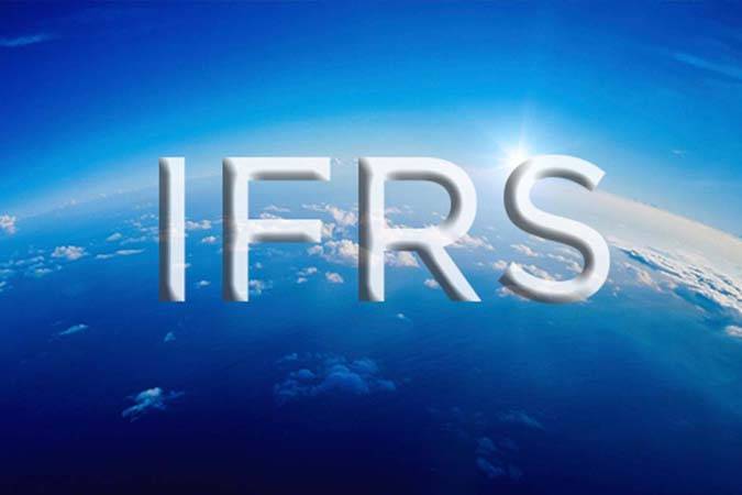 Существенность в отношении учетных политик МСФО (IAS) 1 и Практическое применение МСФО (IFRS) 2 в отношении раскрытия учетных политик