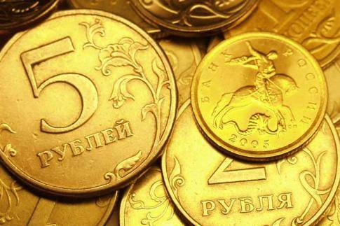 По итогам торгов валютами 27 апреля подешевел российский рубль