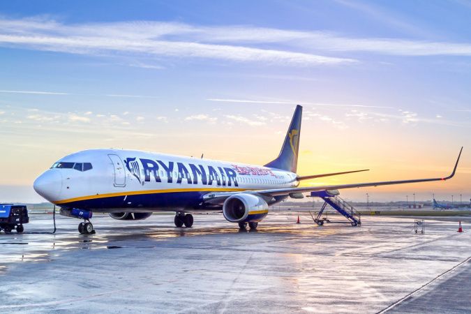 Лоукост Ryanair с конца марта запустит 18 маршрутов из Украины