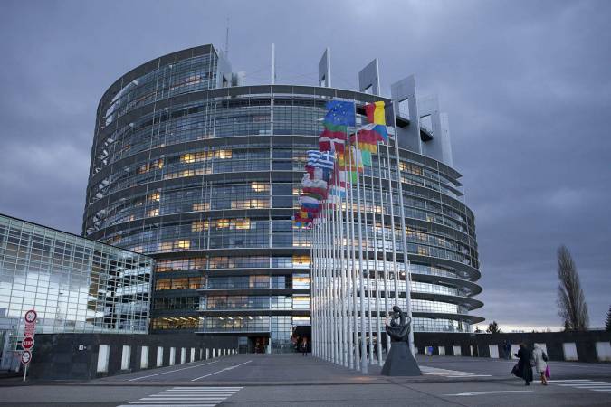 Санкции набирают обороты: Европарламент предложил закрыть европейские порты для российских судов