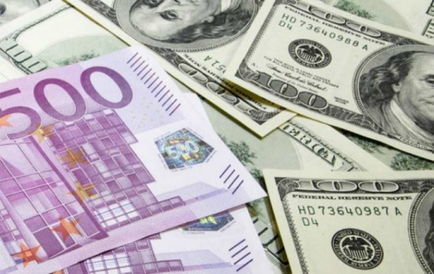Открытие торгов на БВФБ 17 сентября: доллар в плюсе, евро и российский рубль слабеют 