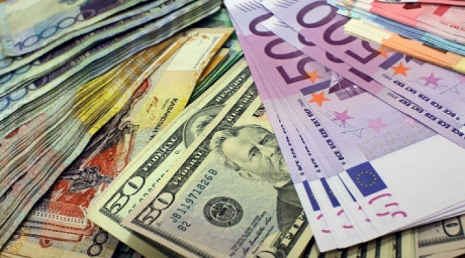 Открытие торгов на БВФБ 22 мая:  российский рубль в плюсе, доллар и евро падают