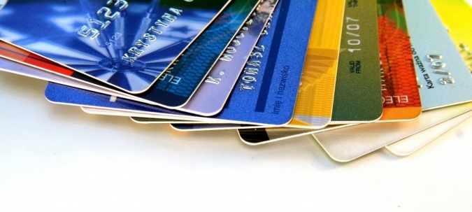 В России выдача кредитных карт выросла на 13% за январь-август