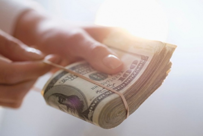 3,74 млрд USD население Беларуси продало банкам с начала года