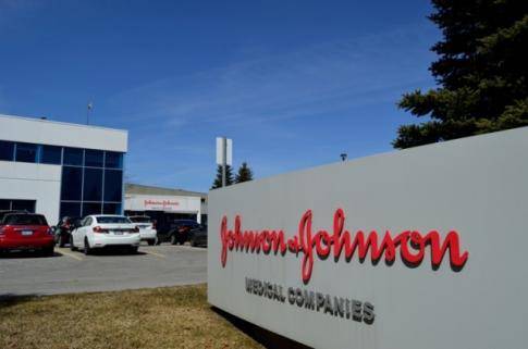 Johnson & Johnson отчиталась о росте квартальных продаж и ухудшила годовой прогноз