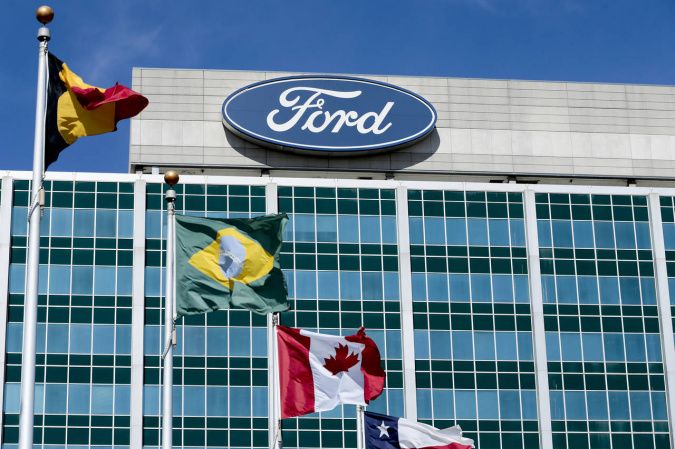 Объем чистой прибыли компании Ford снизился во II квартале на 86%
