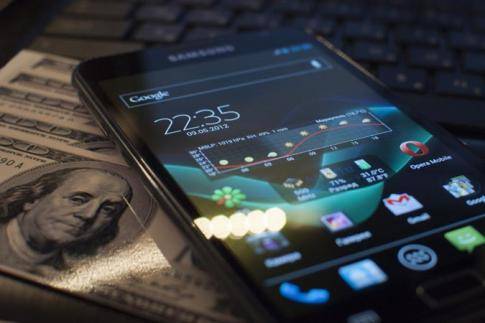 Motorola запатентовала технологию регенерации экрана смартфона Motorola запатентовала технологию регенерации экрана смартфона