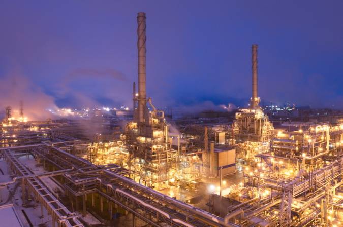 Мозырский НПЗ скорректировал производственный план апреля в сторону увеличения объемов переработки нефти