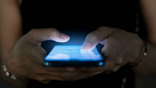 У аферистов горячая пора. В МВД предупредили о "новогодних" схемах по выманиванию денег