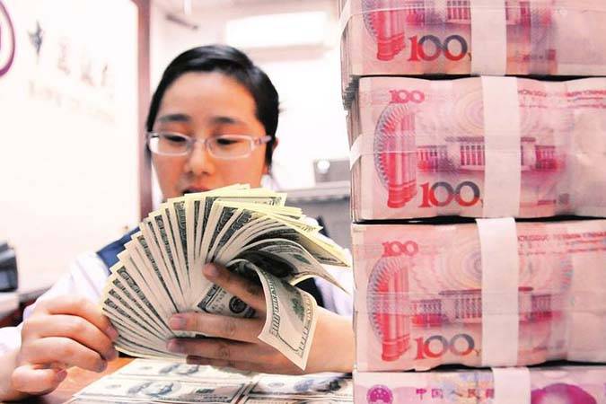 Банки в РФ начали открывать депозиты в юанях на фоне валютных ограничений Центробанка
