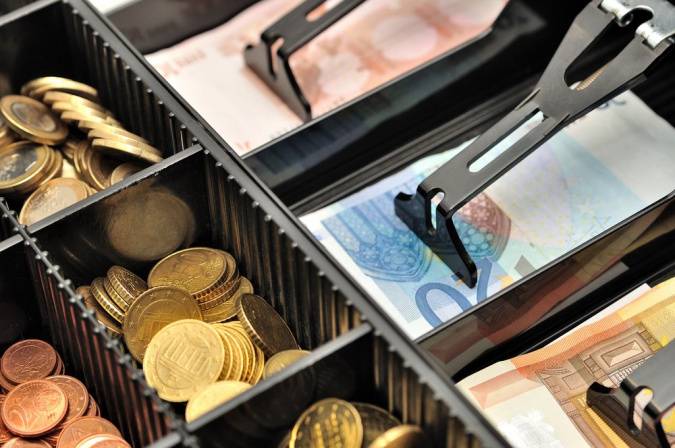 В январе — апреле физлица купили валюты на $348,9 млн больше, чем продали В январе — апреле физлица купили валюты на $348,9 млн больше, чем продали