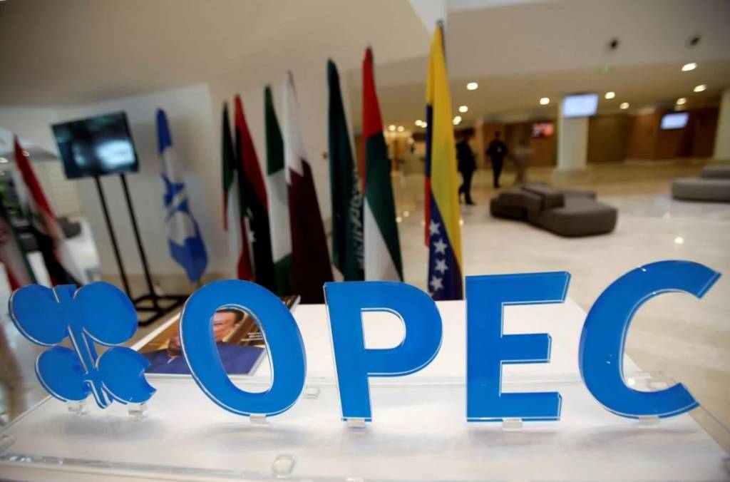 ОПЕК: Россия в сентябре увеличила добычу нефти на 220 тысяч баррелей в сутки