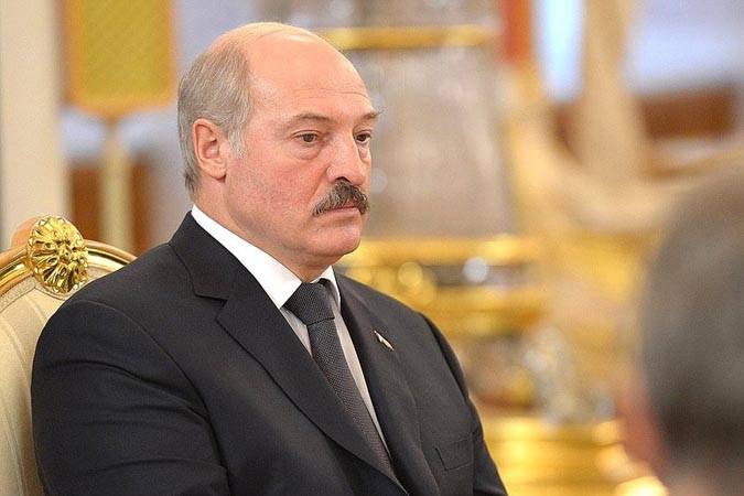 Александр Лукашенко поручил ФПБ активнее следить за ценообразованием 