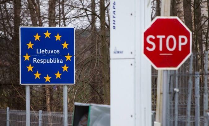 Власти Литвы продлили сегодня закрытие автомобильной границы с Беларусью на месяц - до 30 ноября