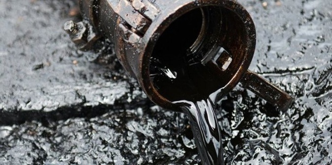 Крупнейшие в мире нефтяные компании сокращают расходы из-за падения цен на нефть