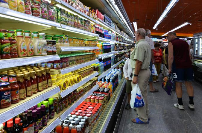 Белорусы сократили расходы на продукты, но увеличили на «коммуналку»