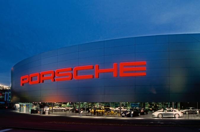 Porsche выплатит своим сотрудникам в Германии по 9,7 тыс. EUR