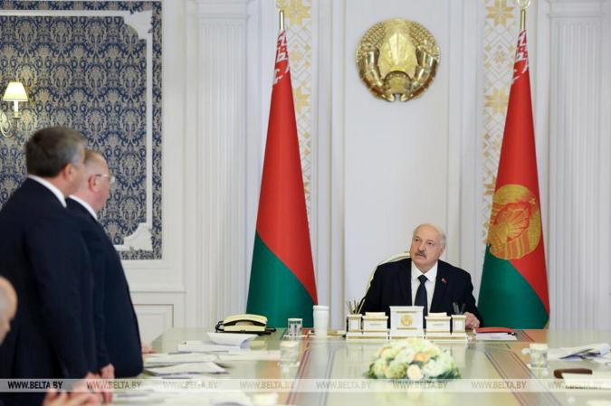 Президент Беларуси Александр Лукашенко 27 августа собрал совещание по отдельным вопросам социально-экономического развития