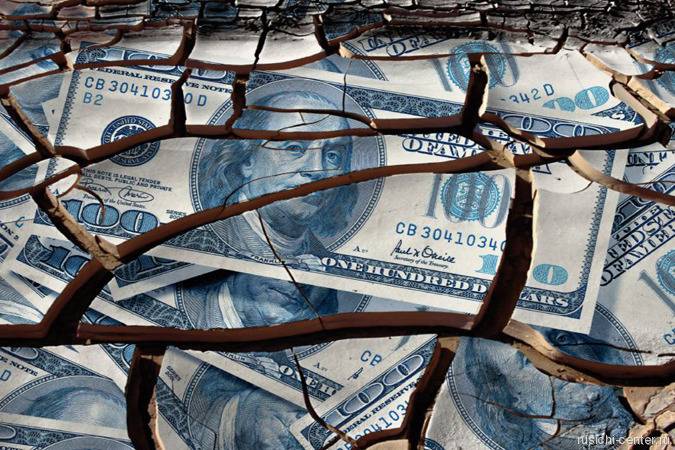 Центробанк РФ ограничил выдачу юрлицам-резидентам наличной валюты