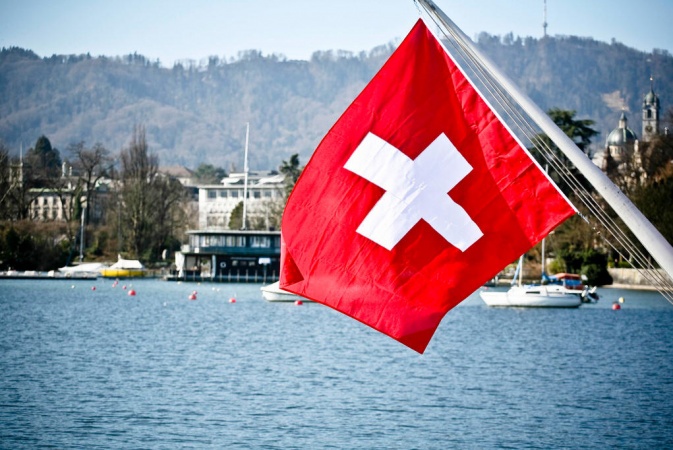 Bloomberg сообщил о возможном слиянии двух банков-гигантов Швейцарии