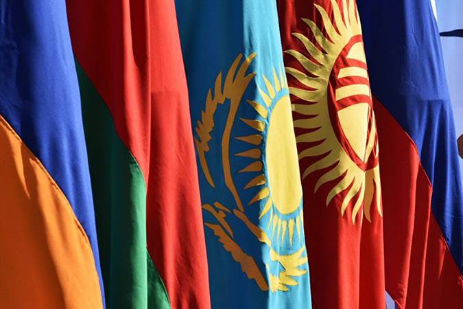 Сергей Глазьев предложил сформировать евразийскую валютно-финансовую систему
