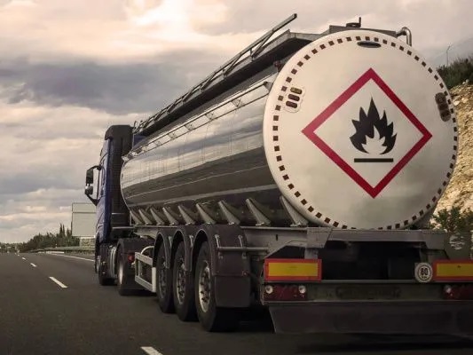 В ЕАЭС определили общие подходы к гармонизации процедур по оформлению и выдаче специальных разрешений на международные перевозки опасных грузов