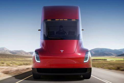 Tesla представила прототип своего первого грузового автомобиля с электродвигателем Tesla Semi Tesla представила прототип своего первого грузового автомобиля с электродвигателем Tesla Semi
