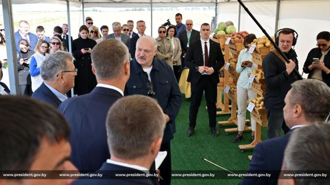 Президент Беларуси Александр Лукашенко 14 апреля совершил рабочую поездку в Краснопольский район Могилевской области